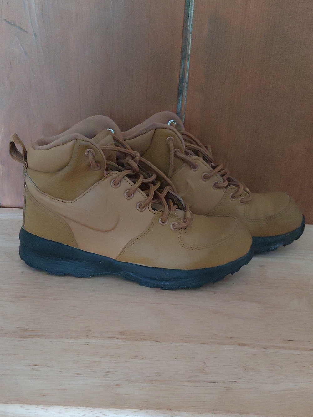 Nike Big Kids Monoa Ltr Boots Size 5.5